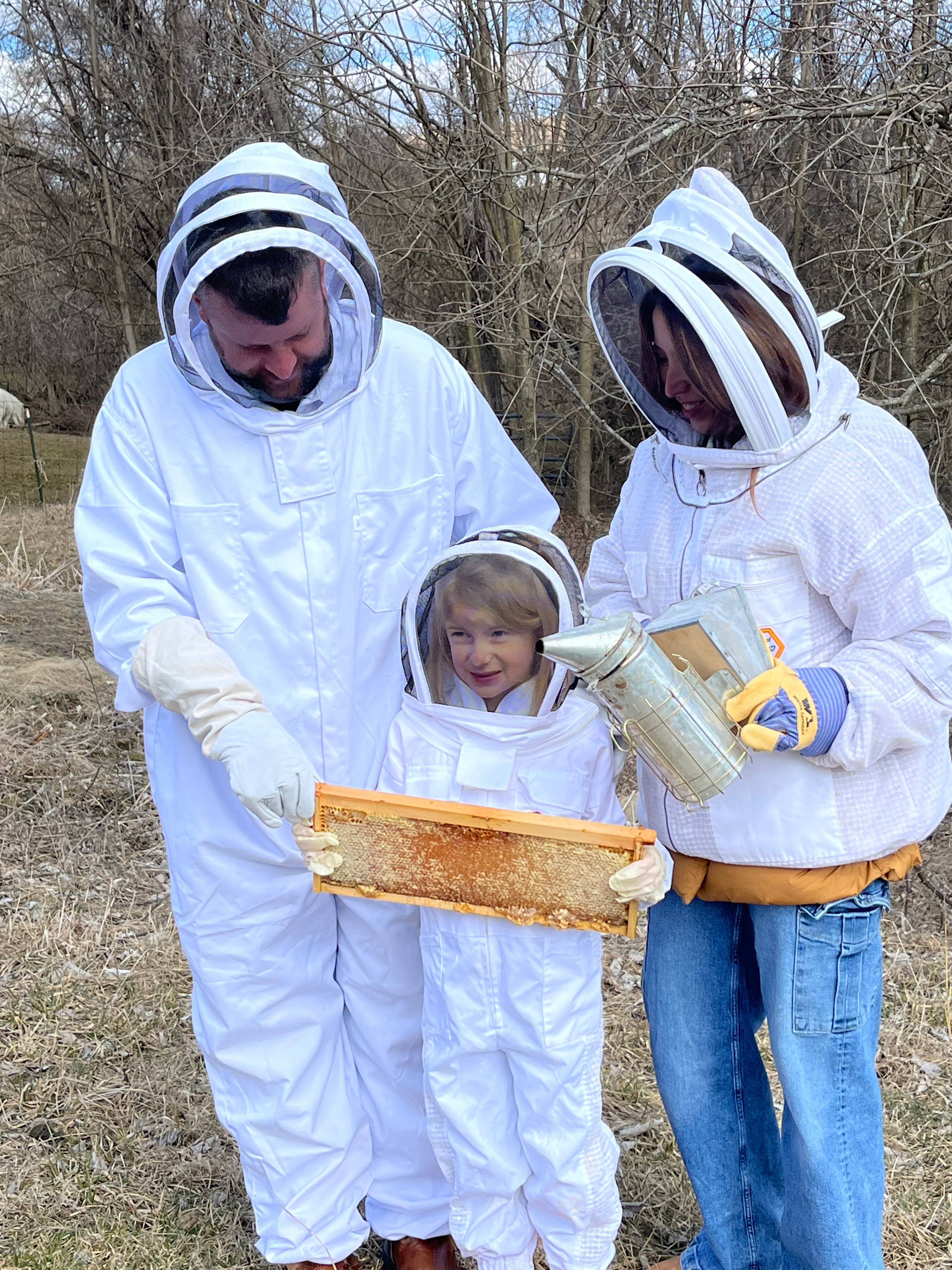 Experience theBuzz:A Hands-On Hive Tour@Schwirian Farm